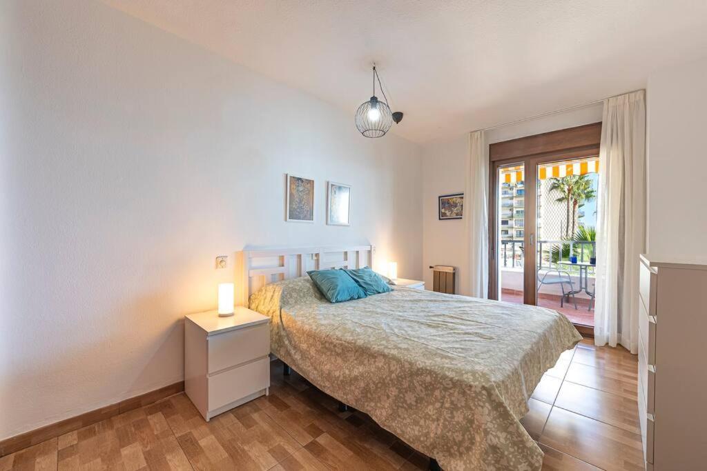 Oceanfront Retreat: Your Serene Oasis By The Sea! Apartamento Marbella