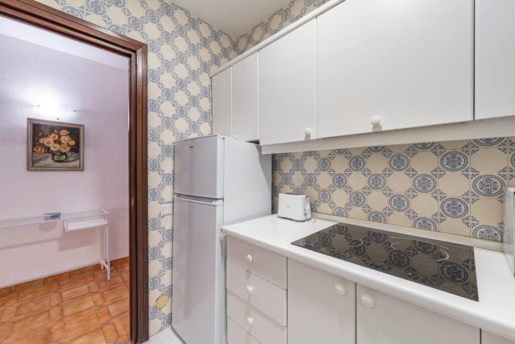 Oceanfront Retreat: Your Serene Oasis By The Sea! Apartamento